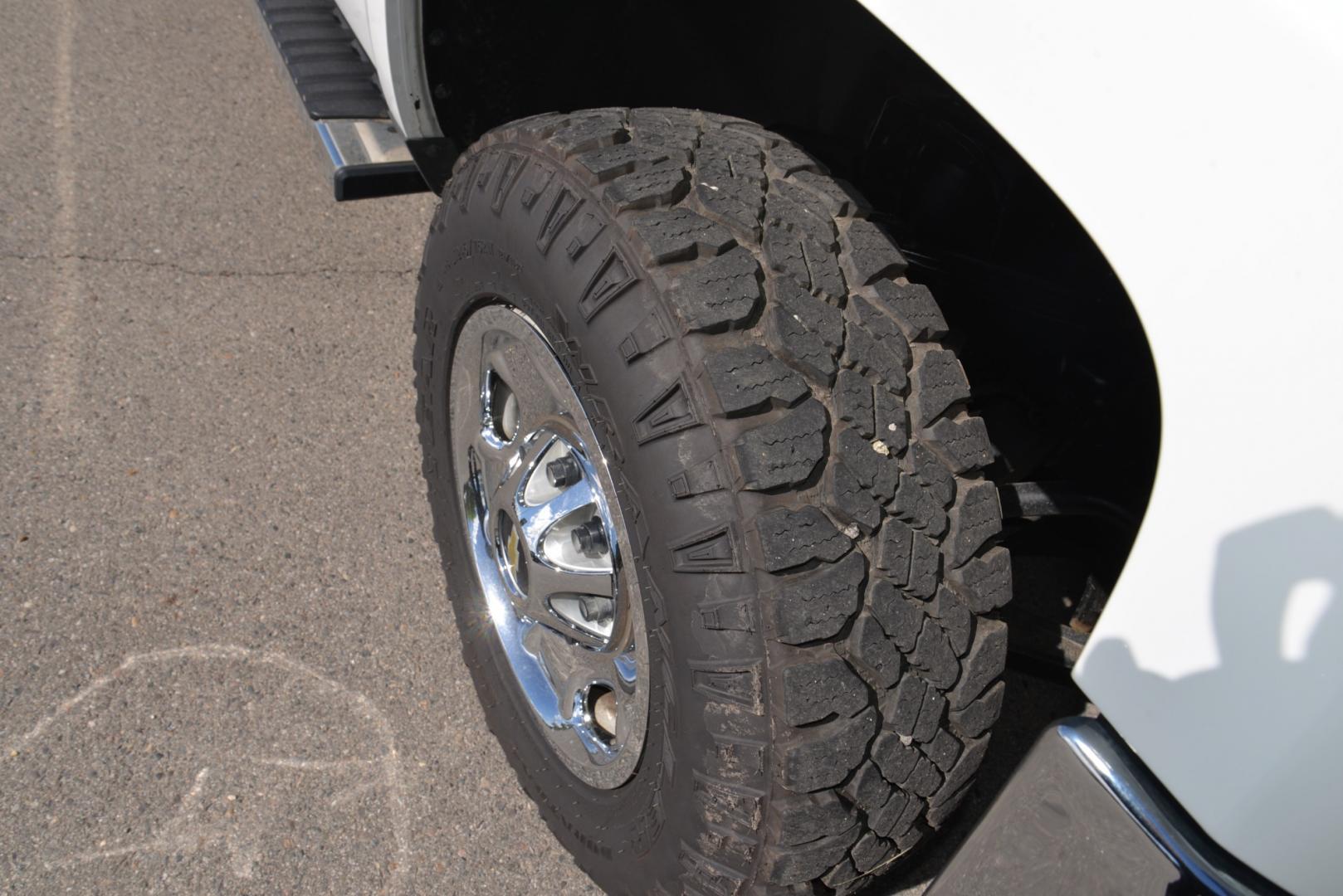 2015 White /Grey Chevrolet Silverado 2500HD Service Body with an 6.0 Liter V8 engine, Automatic transmission, located at 4562 State Avenue, Billings, MT, 59101, (406) 896-9833, 45.769516, -108.526772 - Photo#10